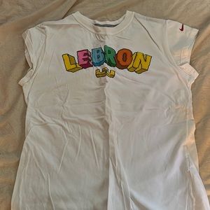 Nike large shirt excellent condition smoke free pet free